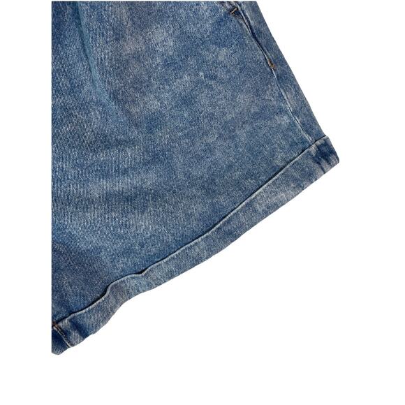 NWT AMERICAN EAGLE Mom high rise Blue denim Cuffed jean shorts Women’s size 8 - Picture 3 of 5